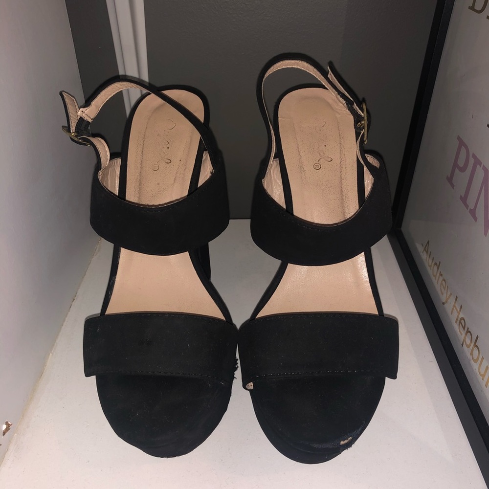 Black heel